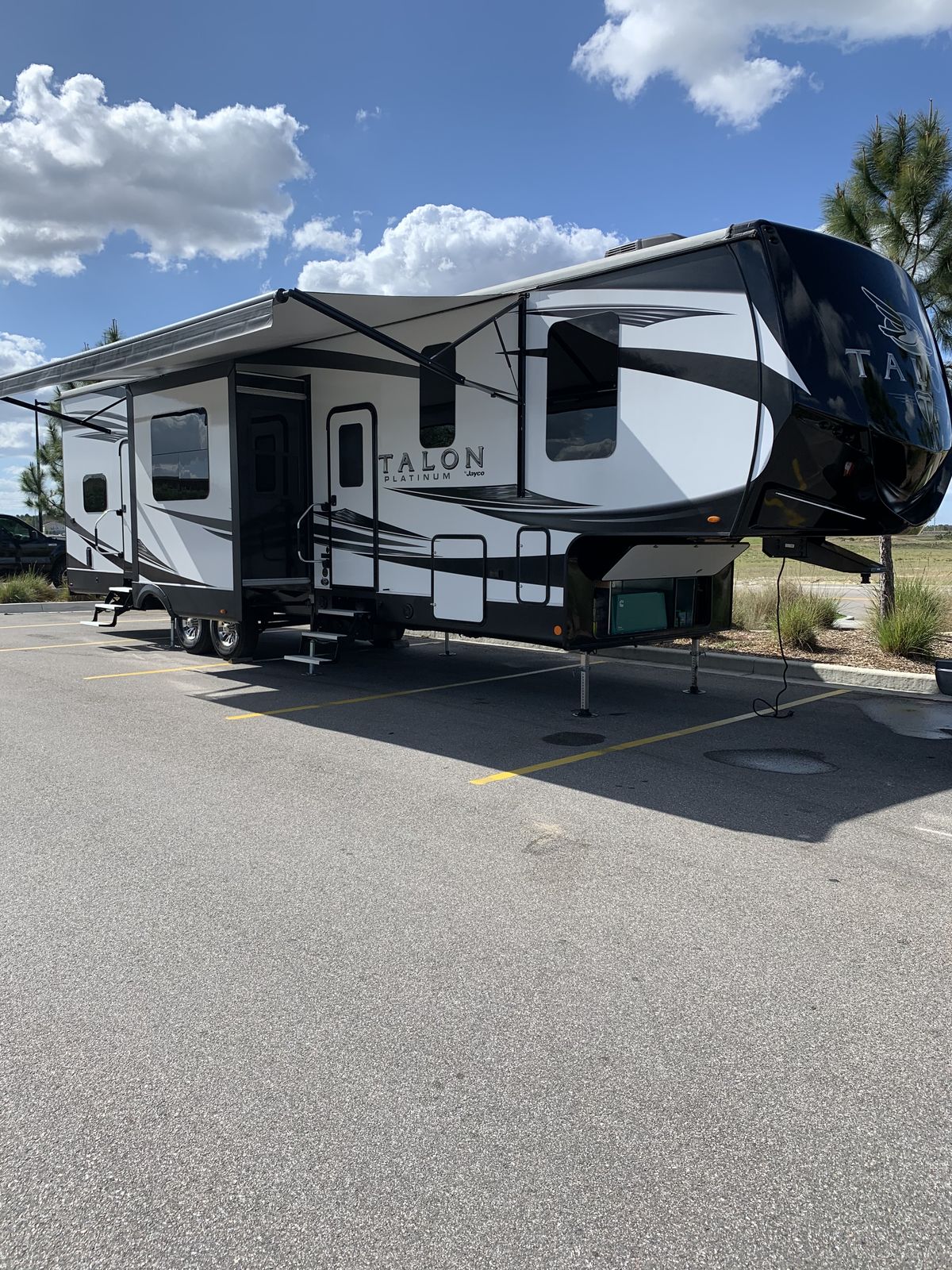 Jayco Talon fifth wheel